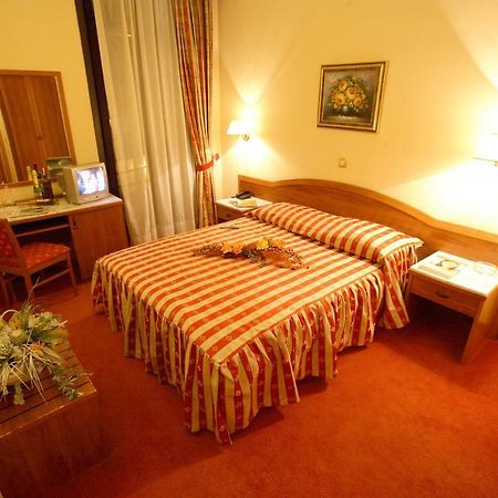 Hotel Dinara Livno Eksteriør billede