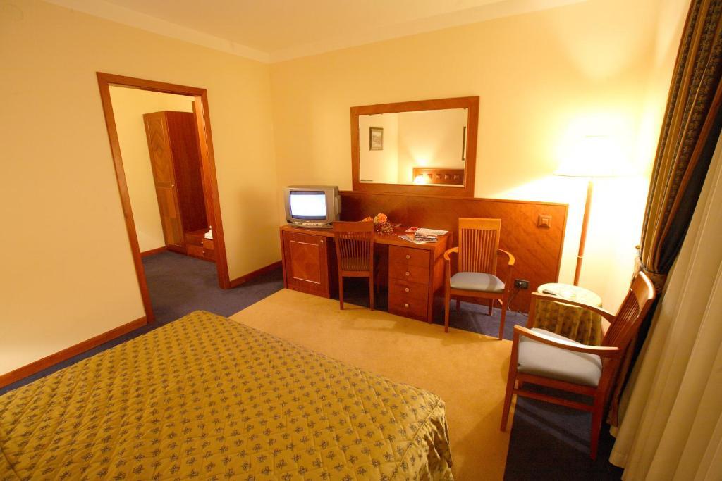 Hotel Dinara Livno Værelse billede