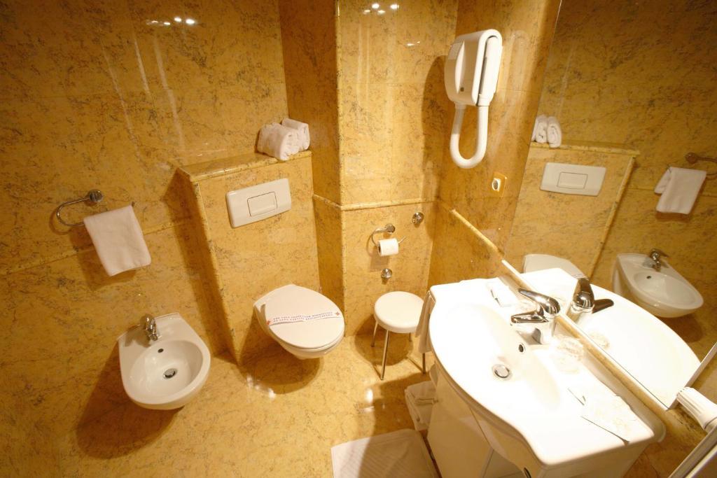 Hotel Dinara Livno Værelse billede