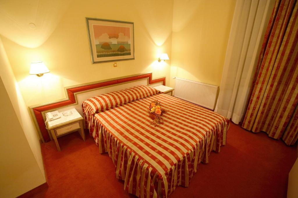 Hotel Dinara Livno Værelse billede