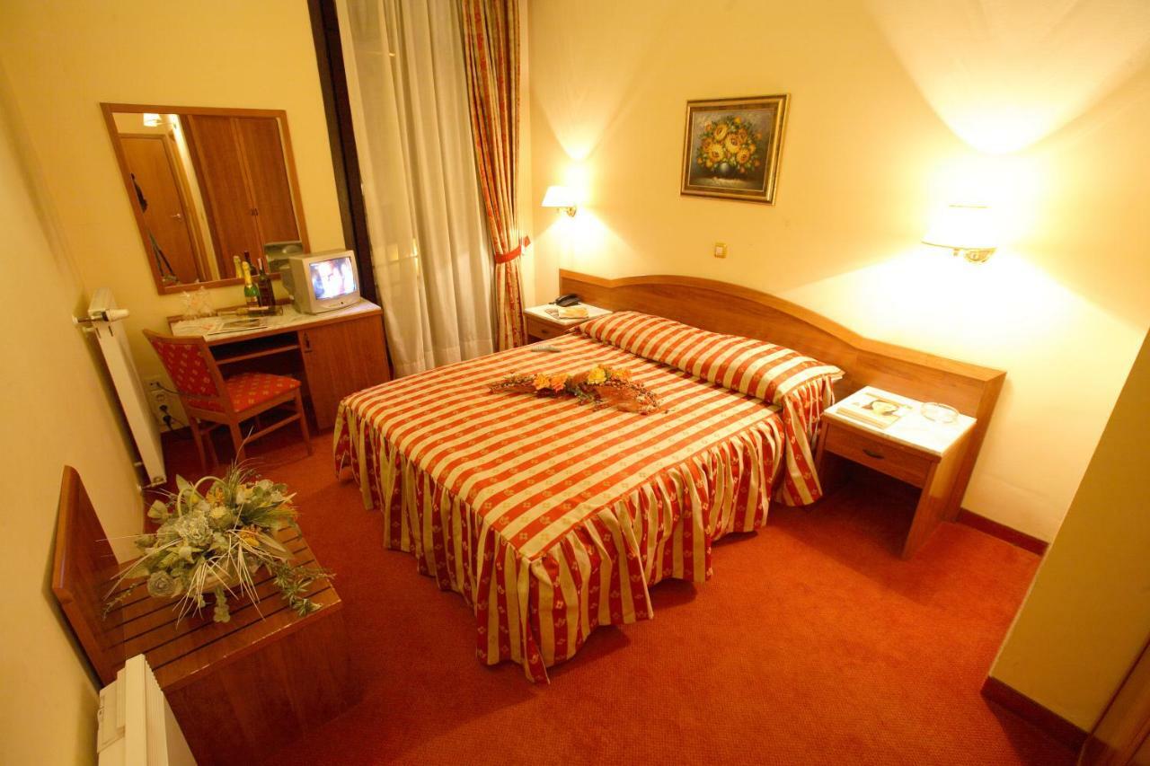 Hotel Dinara Livno Eksteriør billede